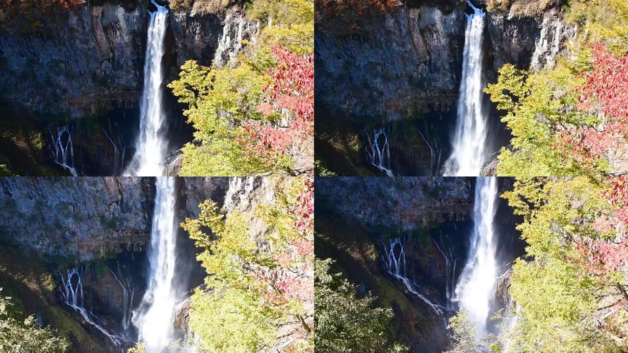 栃木县秋日的著名瀑布: Kegon Falls