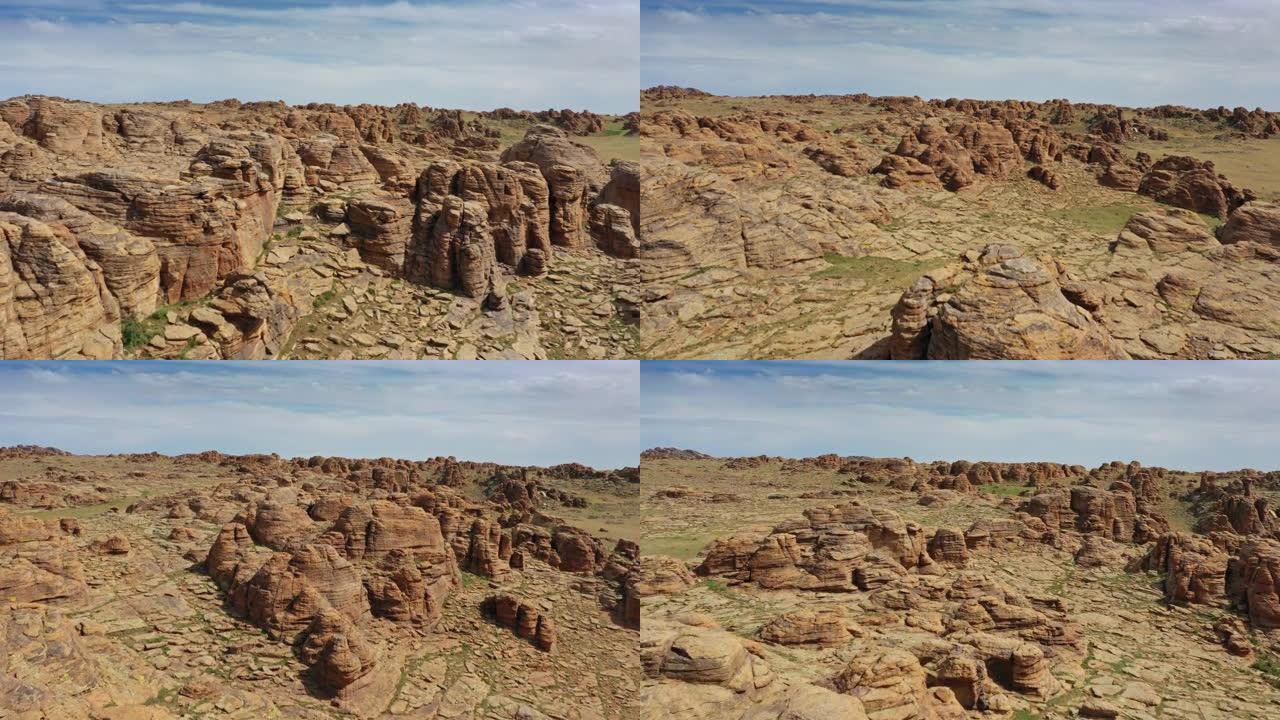 蒙古的岩层和堆叠的石头