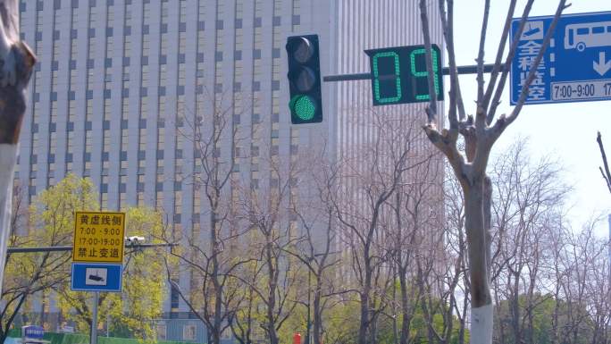 南京市秦淮区城市马路汽车车辆车流交通路况