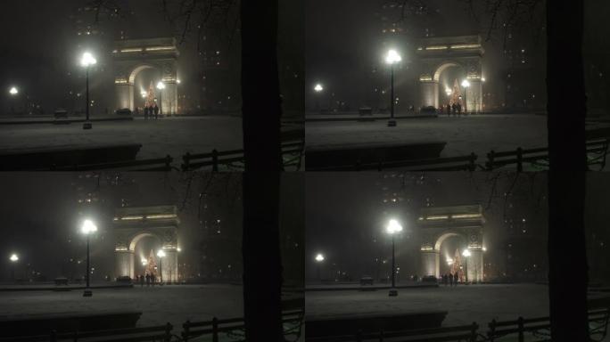 傍晚大雪中的华盛顿广场公园