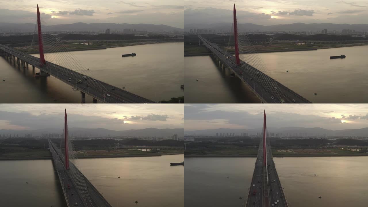 南昌的英雄桥和高速公路车辆