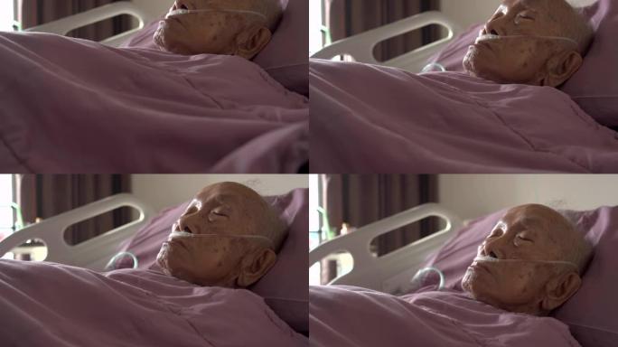 亚洲老人在医院休息