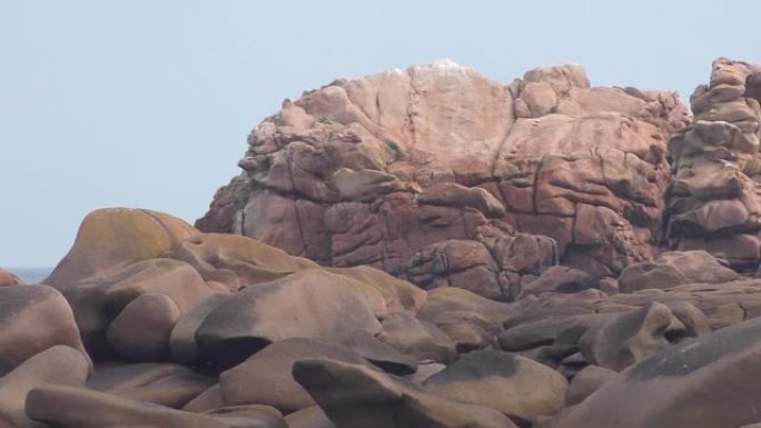 法国布列塔尼的c ô te de Granit Rose上惊人的岩层