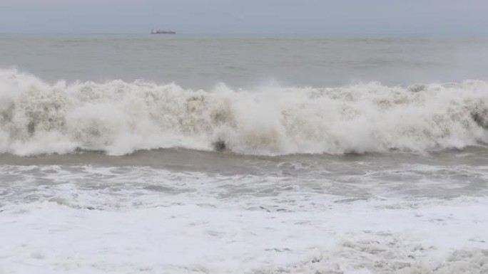 大海暴风雨。海上大浪