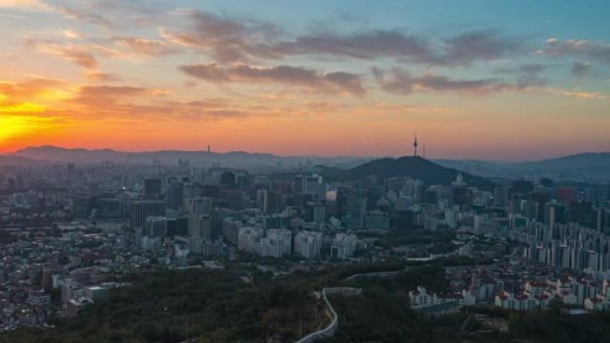 Timelapse 4k早晨的城市景观和韩国首都以及南山首尔塔的观点韩国热门旅游景点。首尔市仁王山的