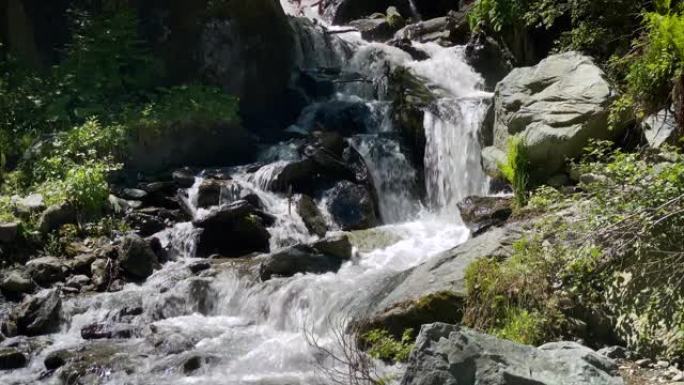 高山溪流落差溪水流淌