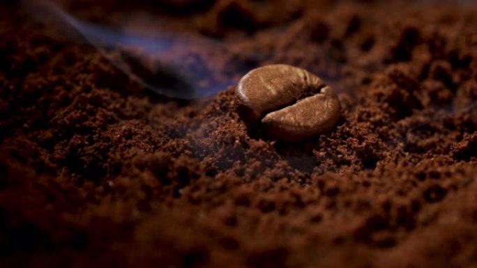 咖啡豆堆上的咖啡豆，带咖啡烟