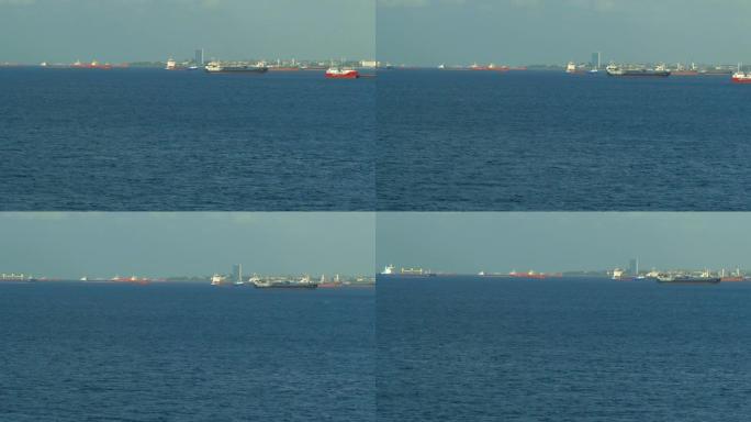 货船排队等候通过博斯普鲁斯海峡