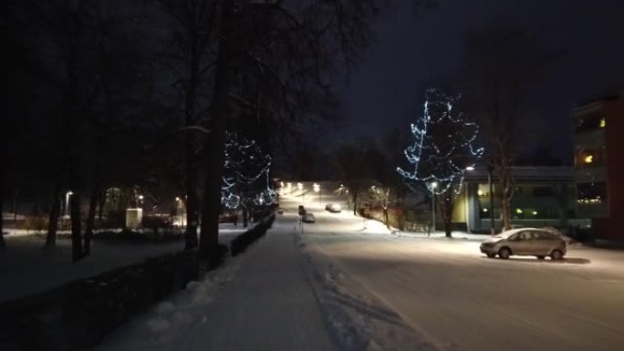 芬兰拉彭兰塔，沿着下雪的路线骑自行车