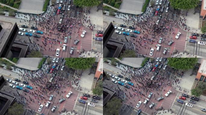 人们在洛杉矶街头庆祝民主党候选人赢得2020年总统大选