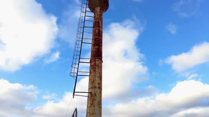 老生锈的苏联水塔