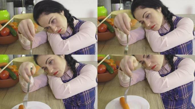 女人尝试吃胡萝卜