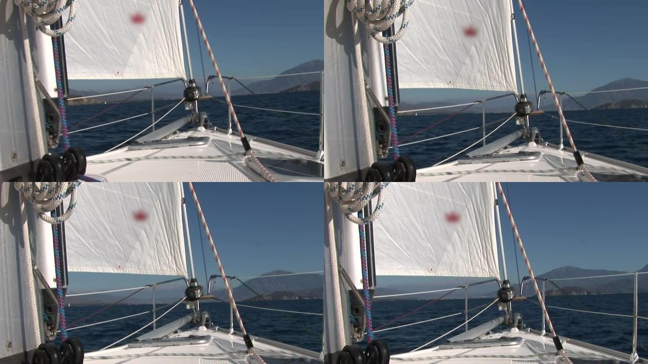游艇的设备、细节、绳索和白色帆。
