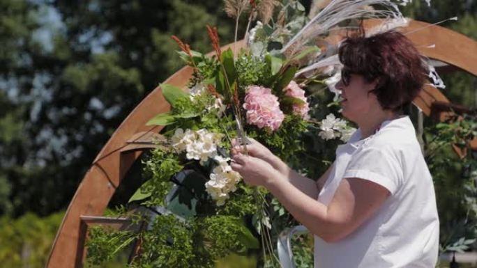 婚礼装饰用鲜花装饰结婚登记地点