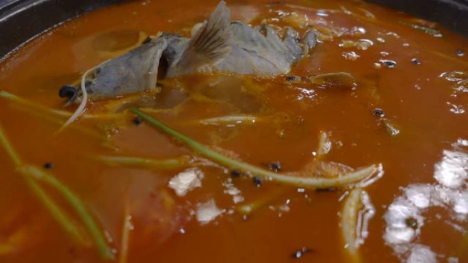 中国贵州的鱼酸汤美味佳肴酸汤鱼视频素材