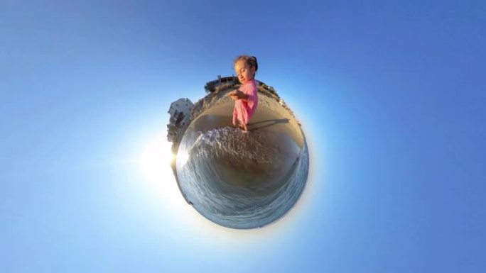 海滩上的小女孩，小星球格式