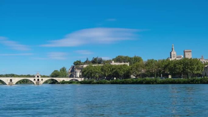 法国阿维尼翁天际线与桥梁和教皇的宫殿在罗纳河上的著名地标4k 50fps镜头