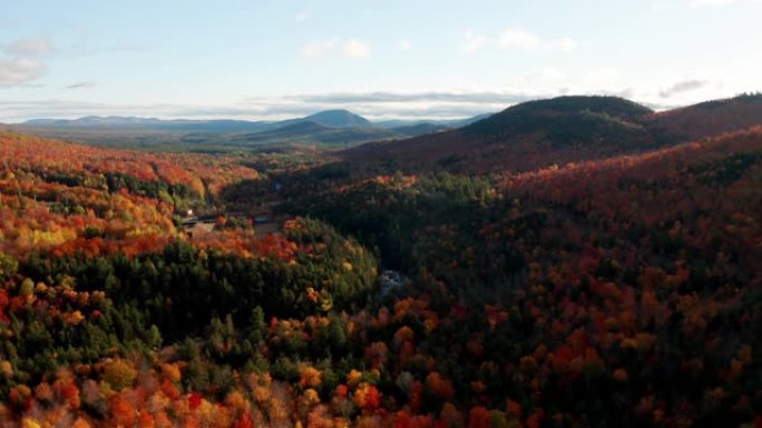 新英格兰秋天秋天的山林空中飞越