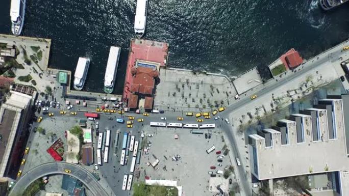 美丽海滨城市的惊人鸟瞰图。挤满了汽车和出租车。无人机射击。