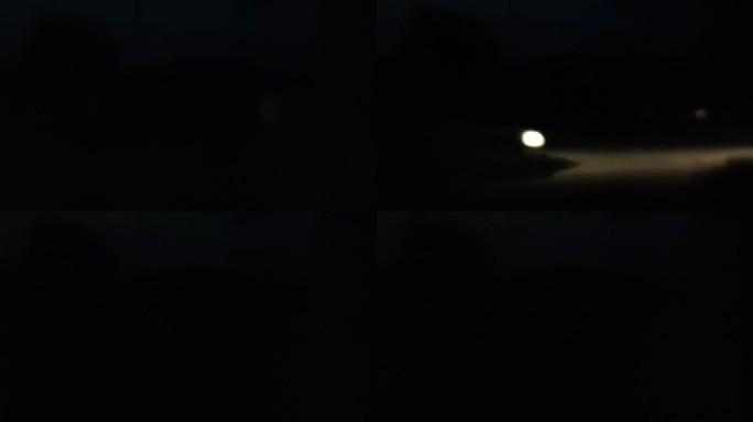 开车在漆黑的路上开车驾驶黑夜孤独飞驰匆匆