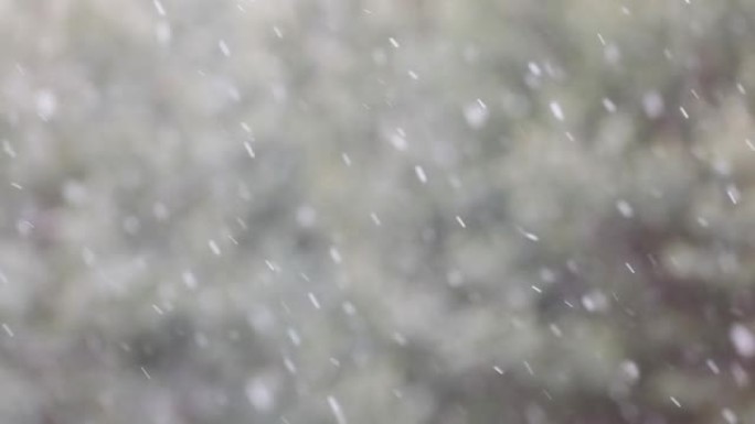 平稳移动的雪块与美丽的bokeh