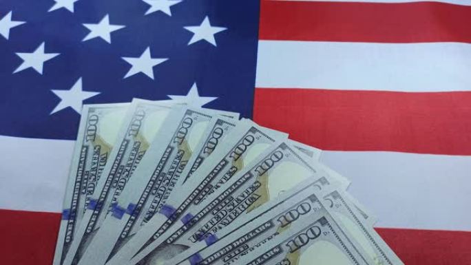 把美元放在美国国旗上的人。腐败的系统。美国的政治变革。汇率，经济危机。
