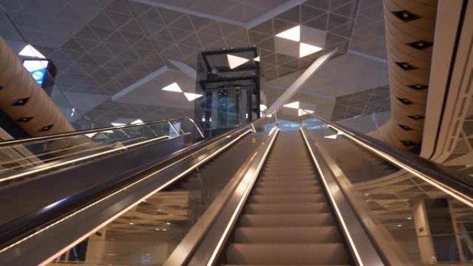白时间巴库市国际机场大厅自动扶梯慢动作全景4k阿塞拜疆