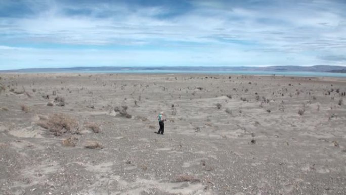 阿根廷海洋海岸线上的沙漠。