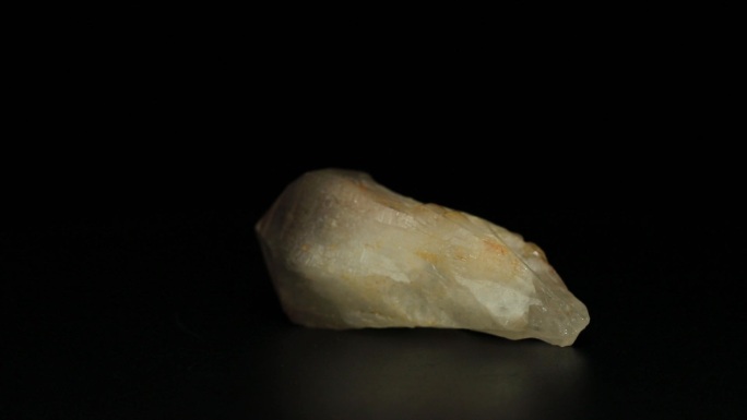 骨干水晶矿石标本