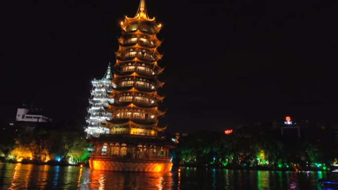 中国桂林的金银塔亮化古塔灯光