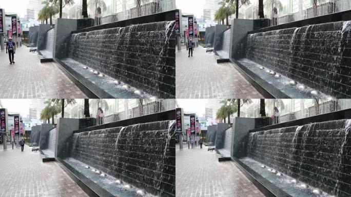 曼谷素坤逸路暹罗广场暹罗百丽宫购物中心前的人工瀑布