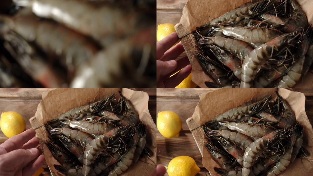 放在桌子上的托盘里的生虾。