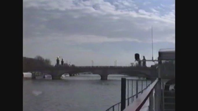 法国1988，河景在巴黎