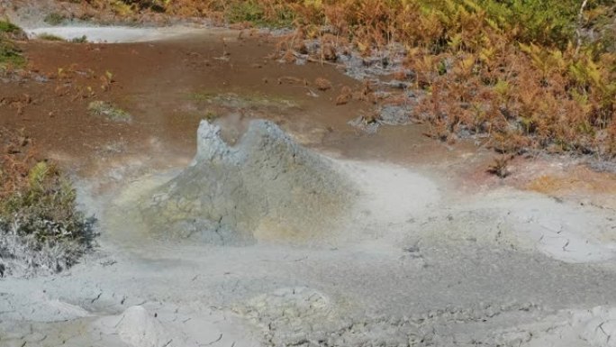 堪察加半岛乌松火山的破火山口