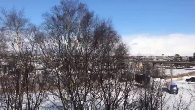 日本札幌火车上的雪景。