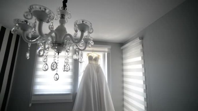婚纱上的灯