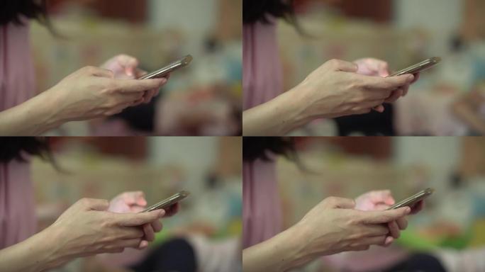 女人使用电话