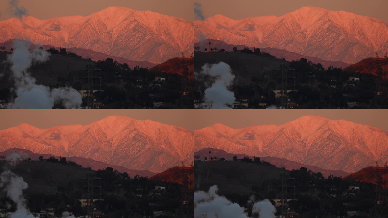 日落时分多雪的洛杉矶山脉