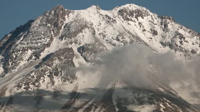 壮丽灿烂的山峰弥撒