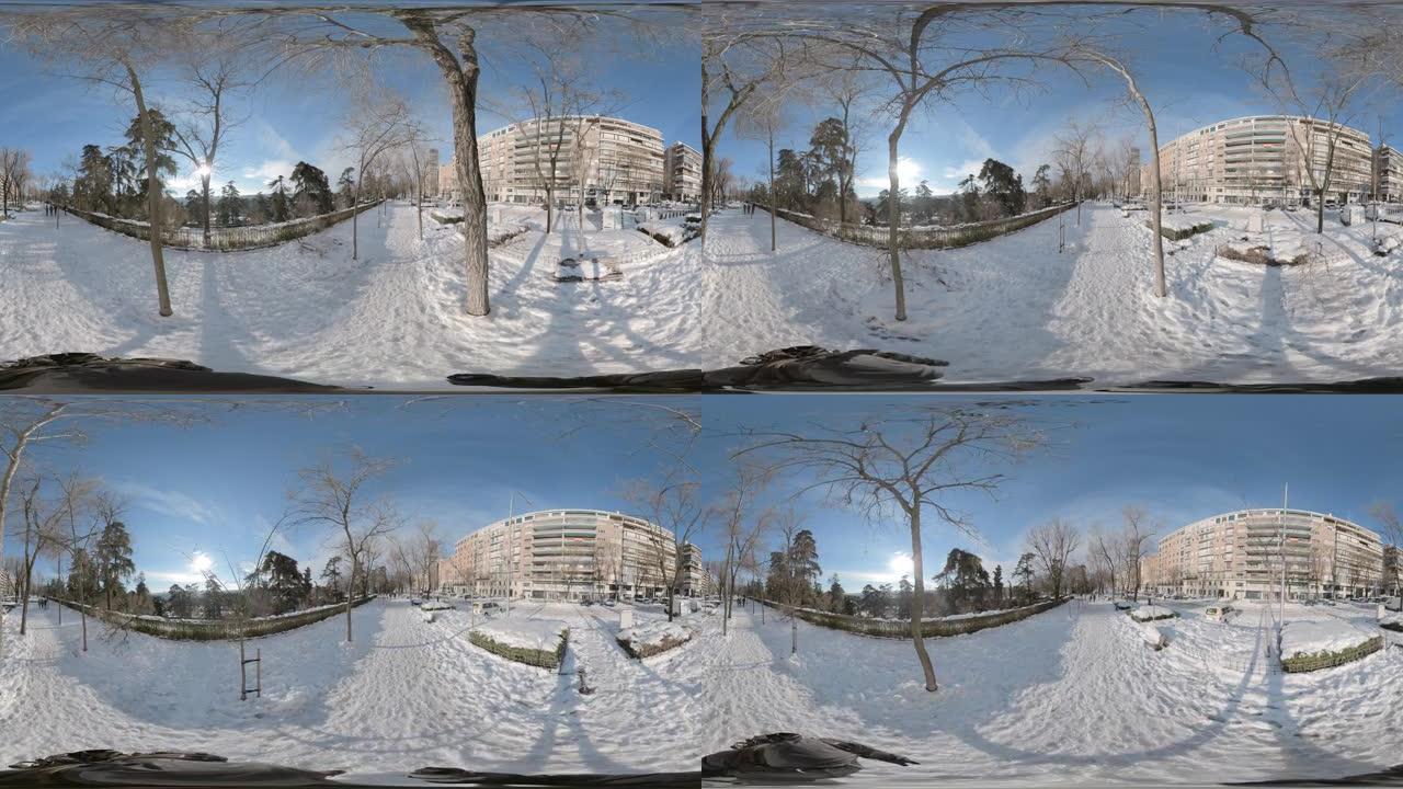走在西公园马德里西班牙与雪360 VR equir矩形