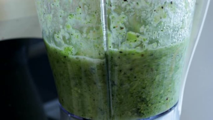 食品加工机制成的绿色冰沙