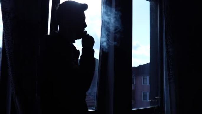 用Zippo打火机/吸烟的男子点燃香烟的特写-Stockvideo