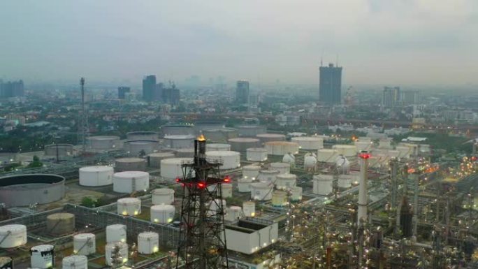 工业炼油厂空中无人机视图形成工业区