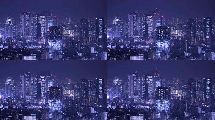 摩天大楼两旁的城市夜景