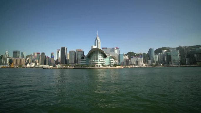 美丽的一天来自大海的香港天际线