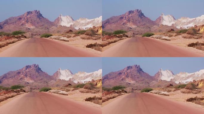 霍尔木兹岛彩色沙漠山脉的道路。伊朗。
