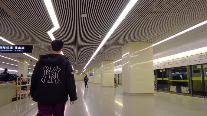 上海城市地铁人流视频素材