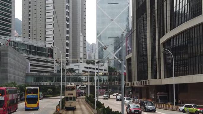 从双层缆车观看香港街景的慢动作。