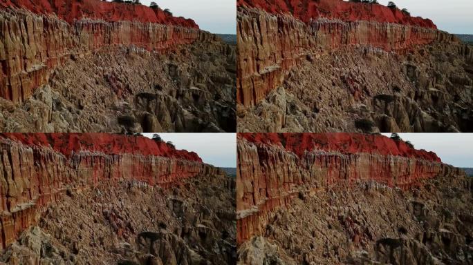 无人机的鸟瞰图，靠近大海的罕见地质现象，粘土的悬崖被侵蚀