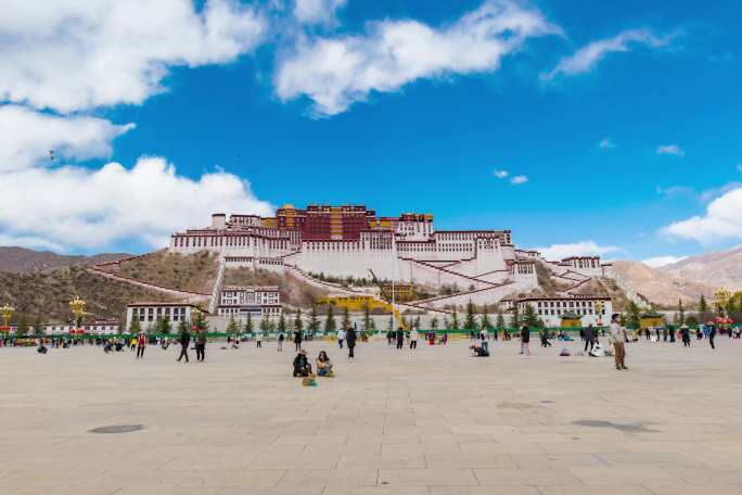 西藏拉萨布达拉宫延时摄影